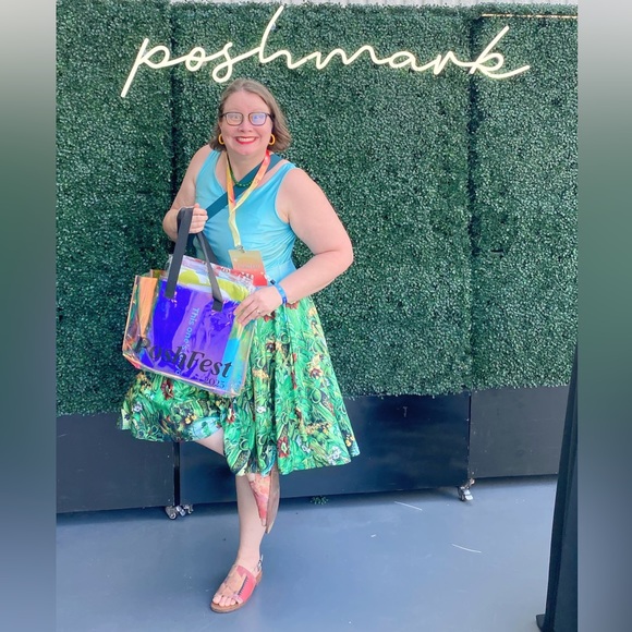 FeathersRuffled is LIVE! Welcome to my Closet! - Picture 9 of 9